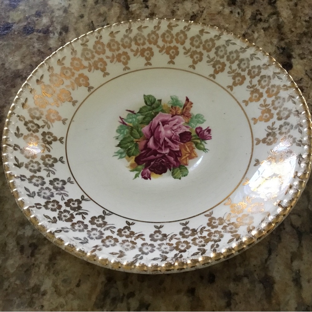 Vintage 22 Kt. Gold Roses plates almost 6 in. Width, set of 8 - Picture 9 of 15